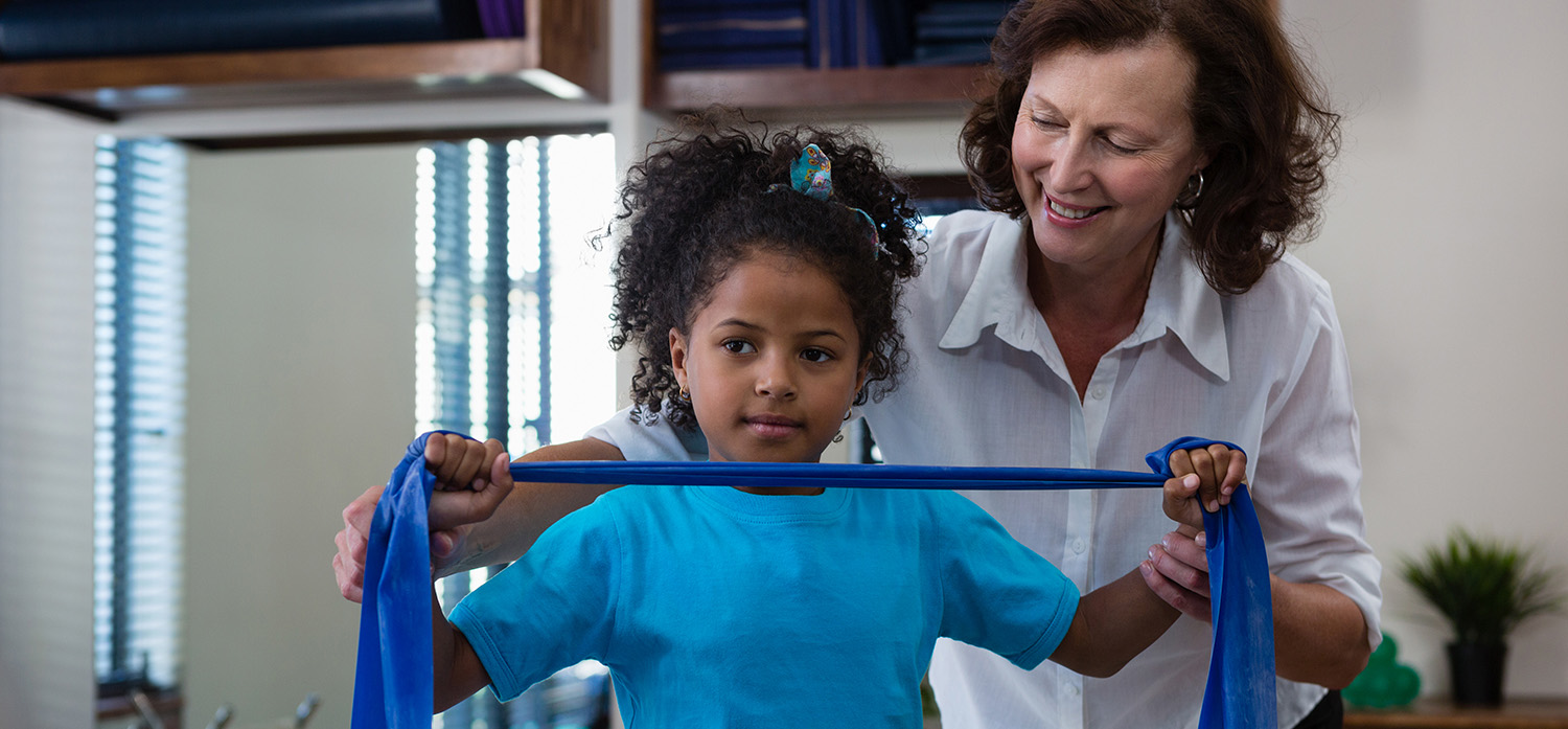 How Contract Physical Therapy Improves Motor Skills and Classroom Engagement