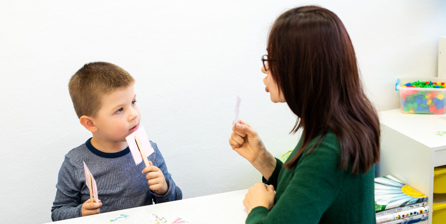Speech Therapy Collaboration with Parents and Teachers (8) Speech Therapy Collaboration with Parents and Teachers